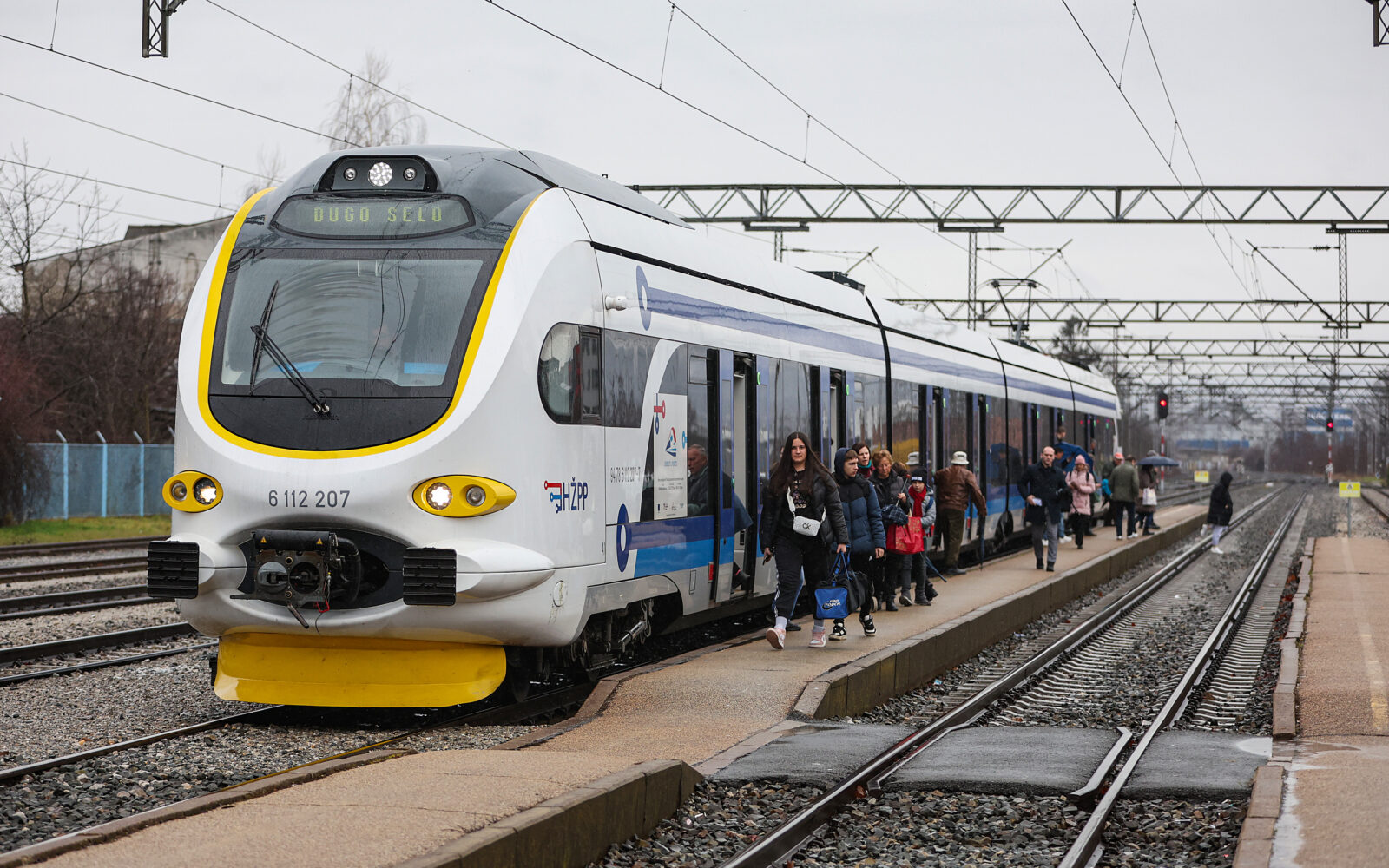 Željeznički kolodvor u Sesvetama